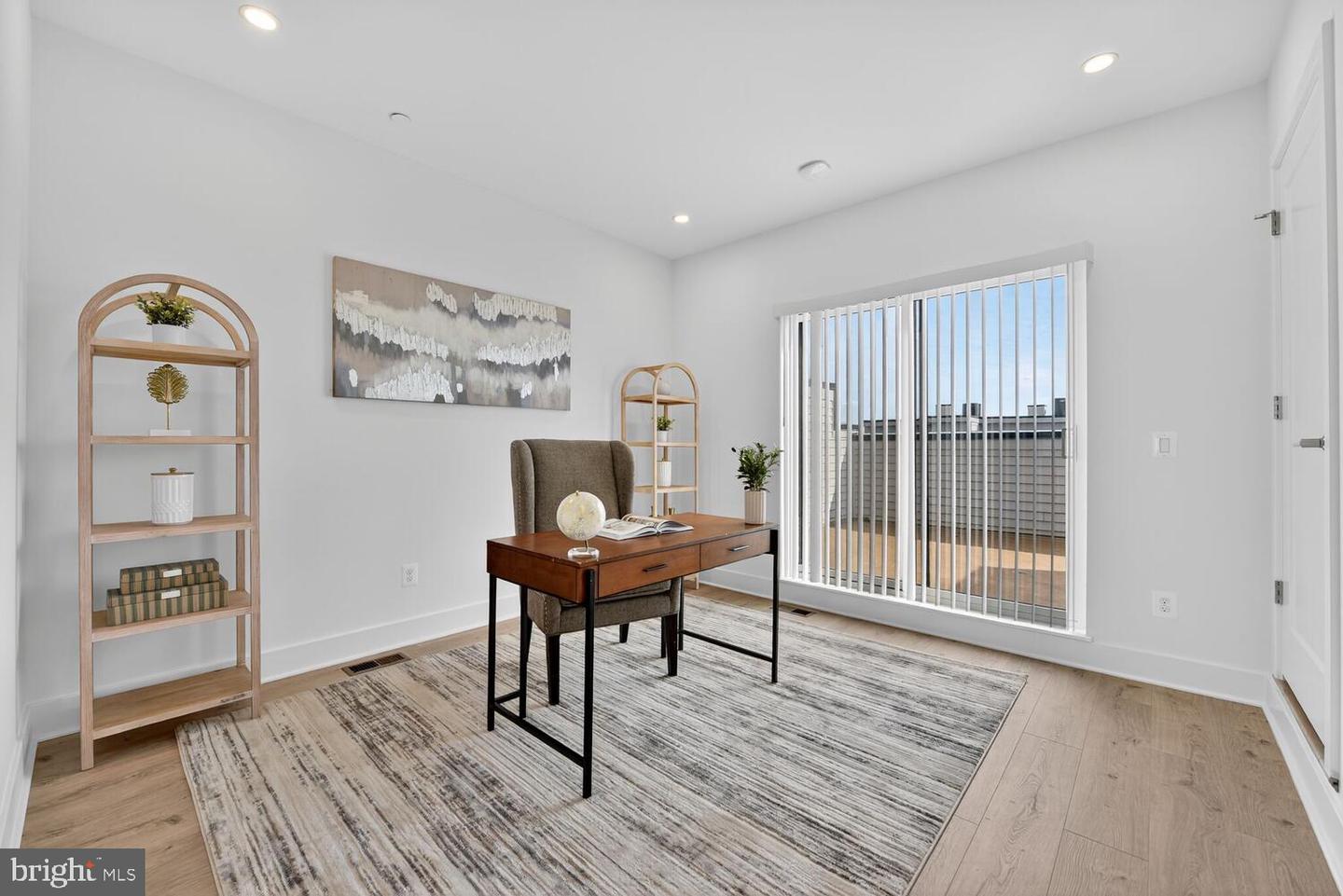 2009 TYSONS RIDGELINE RD, FALLS CHURCH, Virginia 22043, 3 Bedrooms Bedrooms, ,3 BathroomsBathrooms,Residential,For sale,2009 TYSONS RIDGELINE RD,VAFX2260914 MLS # VAFX2260914