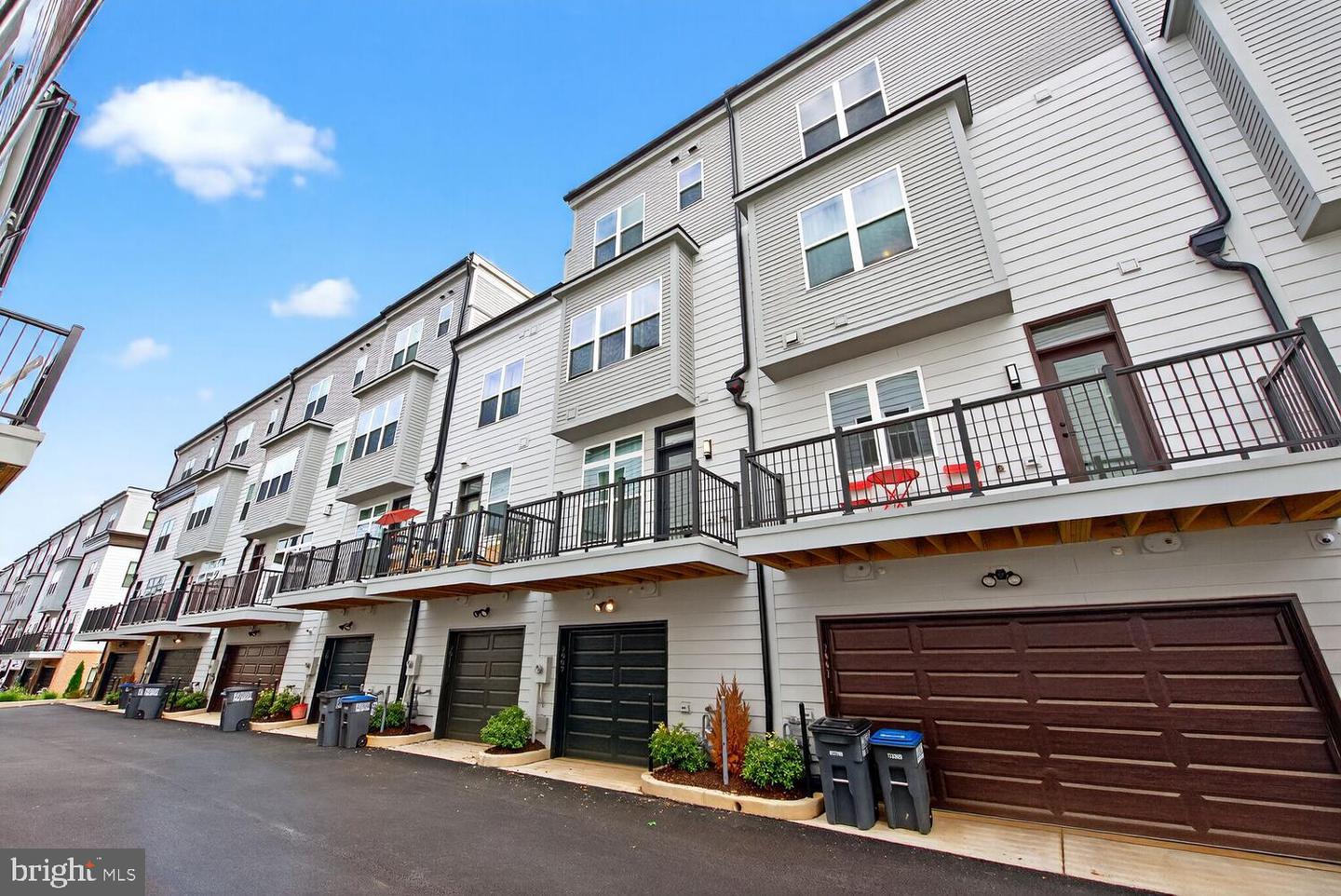 2009 TYSONS RIDGELINE RD, FALLS CHURCH, Virginia 22043, 3 Bedrooms Bedrooms, ,3 BathroomsBathrooms,Residential,For sale,2009 TYSONS RIDGELINE RD,VAFX2260914 MLS # VAFX2260914