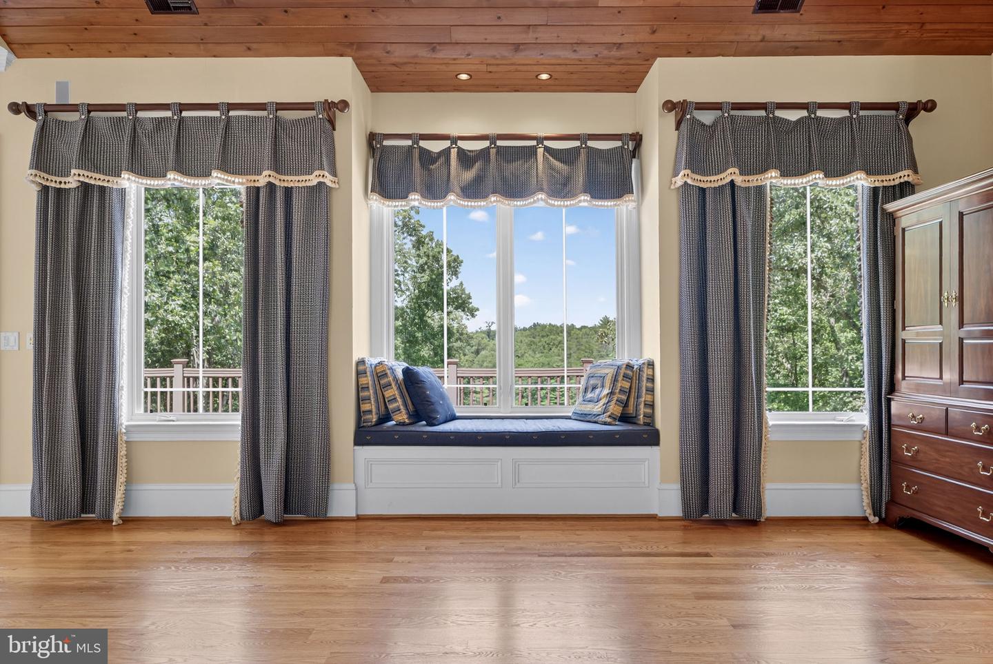 291 LAKE SERENE DR, WINCHESTER, Virginia 22603, 4 Bedrooms Bedrooms, ,4 BathroomsBathrooms,Residential,For sale,291 LAKE SERENE DR,VAFV2036052 MLS # VAFV2036052