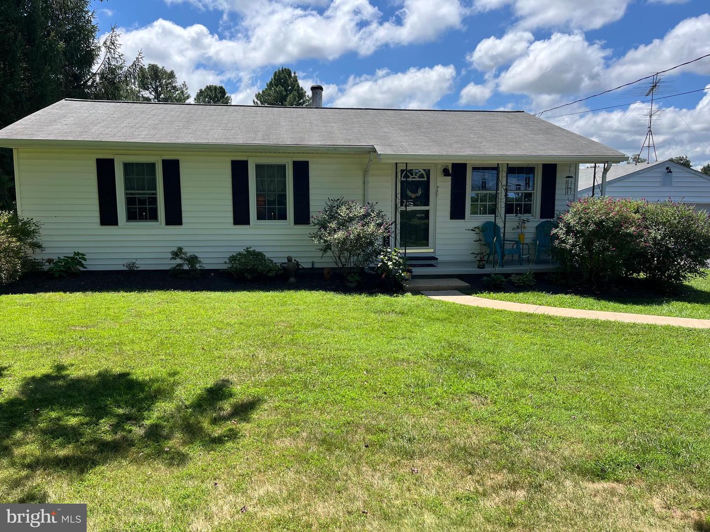 11817 COLVIN LN, NOKESVILLE, Virginia 20181, 3 Bedrooms Bedrooms, ,1 BathroomBathrooms,Residential,For sale,11817 COLVIN LN,VAPW2101538 MLS # VAPW2101538