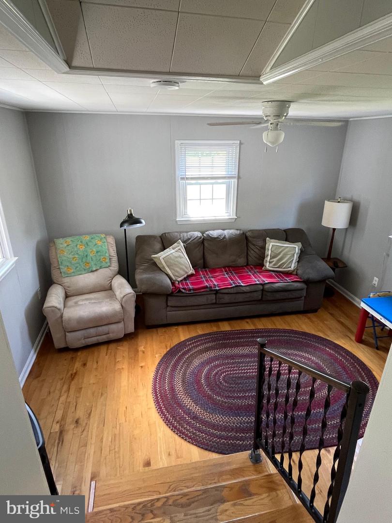 11817 COLVIN LN, NOKESVILLE, Virginia 20181, 3 Bedrooms Bedrooms, ,1 BathroomBathrooms,Residential,For sale,11817 COLVIN LN,VAPW2101538 MLS # VAPW2101538