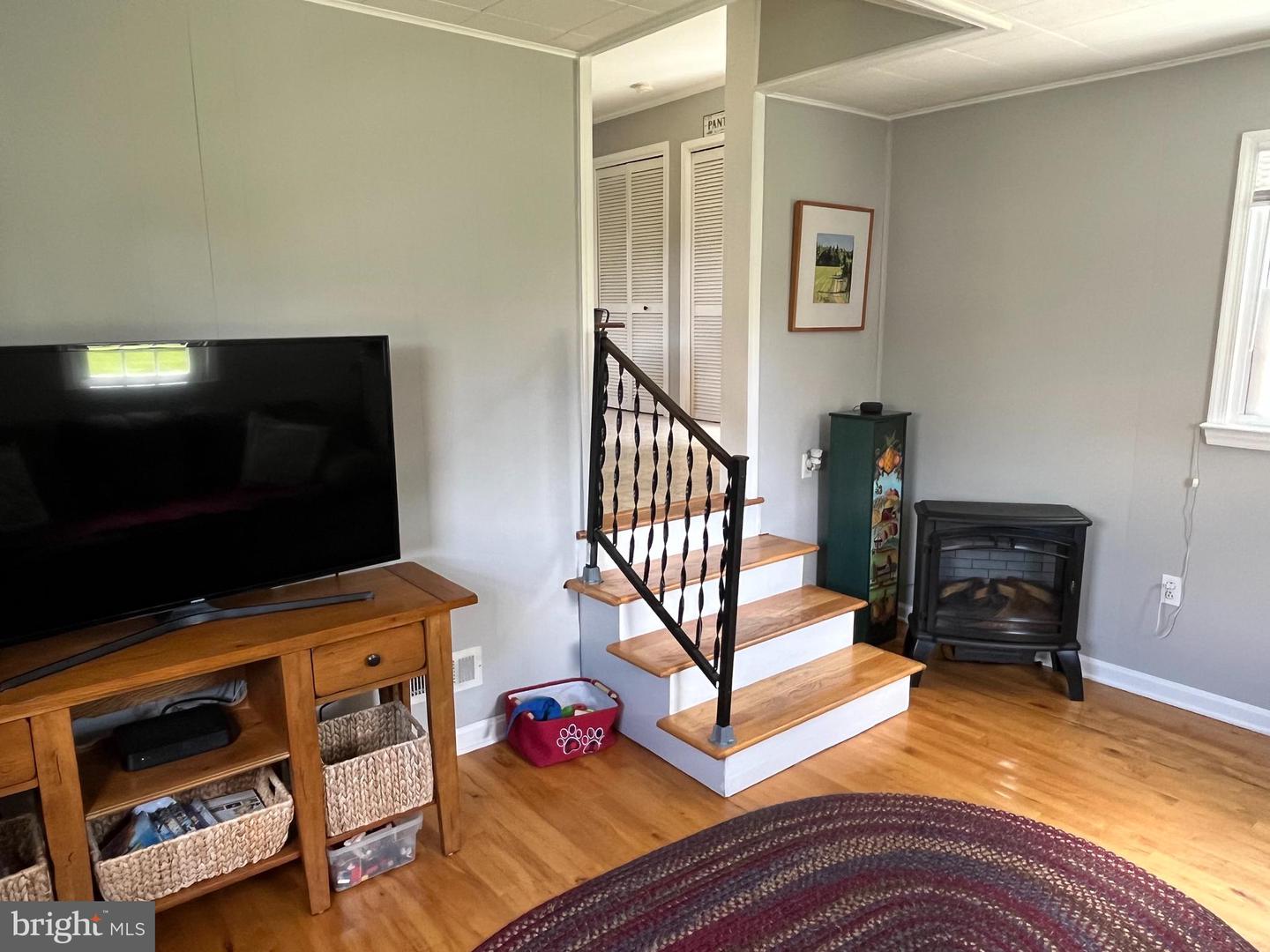 11817 COLVIN LN, NOKESVILLE, Virginia 20181, 3 Bedrooms Bedrooms, ,1 BathroomBathrooms,Residential,For sale,11817 COLVIN LN,VAPW2101538 MLS # VAPW2101538