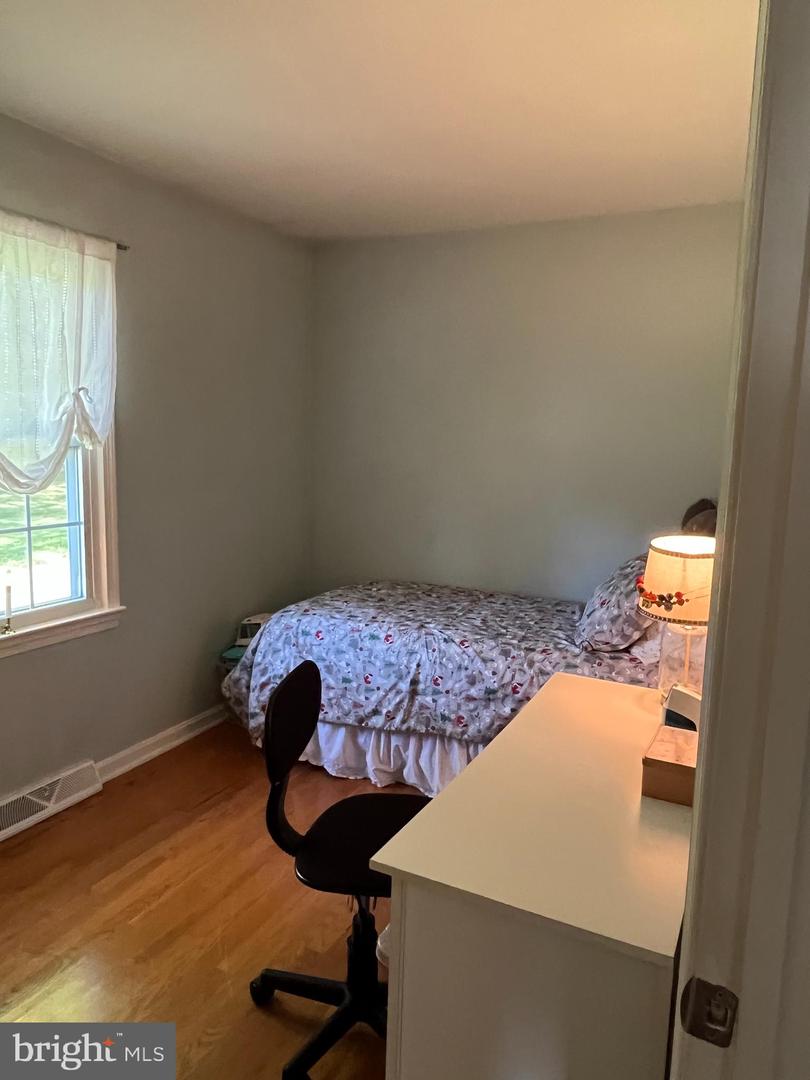 11817 COLVIN LN, NOKESVILLE, Virginia 20181, 3 Bedrooms Bedrooms, ,1 BathroomBathrooms,Residential,For sale,11817 COLVIN LN,VAPW2101538 MLS # VAPW2101538