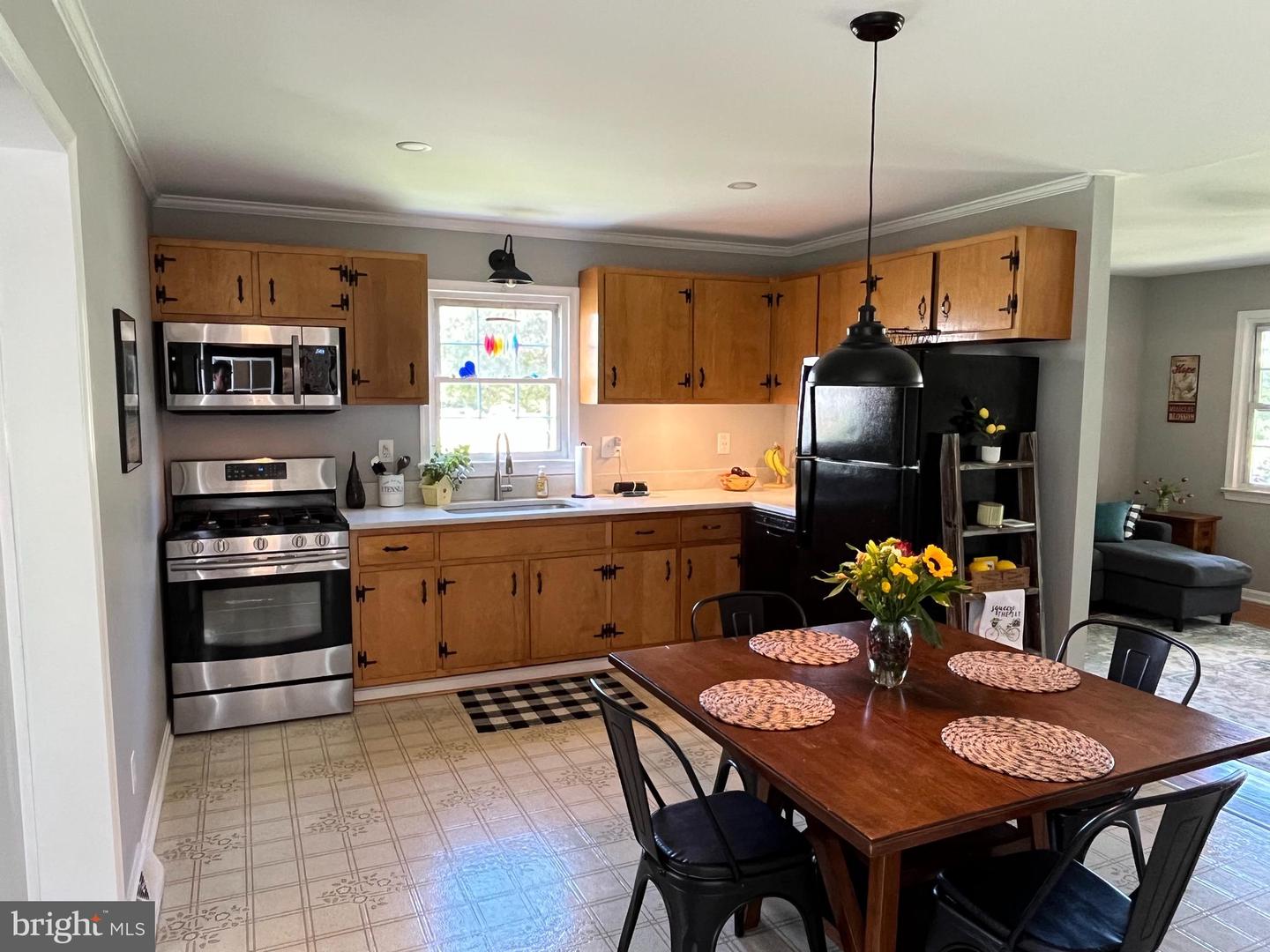 11817 COLVIN LN, NOKESVILLE, Virginia 20181, 3 Bedrooms Bedrooms, ,1 BathroomBathrooms,Residential,For sale,11817 COLVIN LN,VAPW2101538 MLS # VAPW2101538