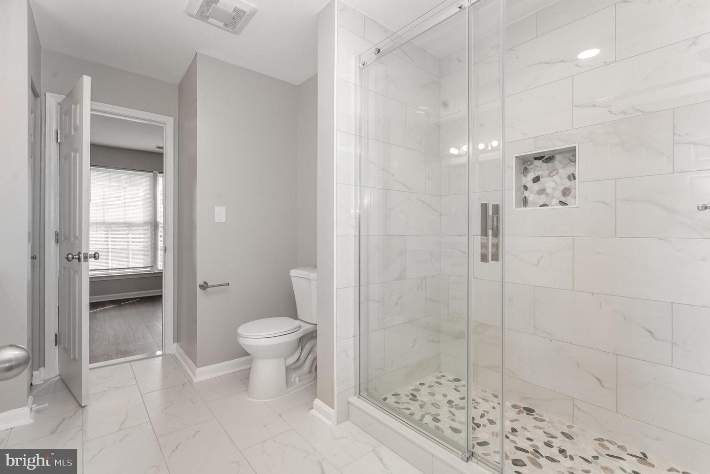3239 STANTON RD SE, WASHINGTON, District Of Columbia 20020, 5 Bedrooms Bedrooms, 8 Rooms Rooms,2 BathroomsBathrooms,Residential,For sale,3239 STANTON RD SE,DCDC2215244 MLS # DCDC2215244