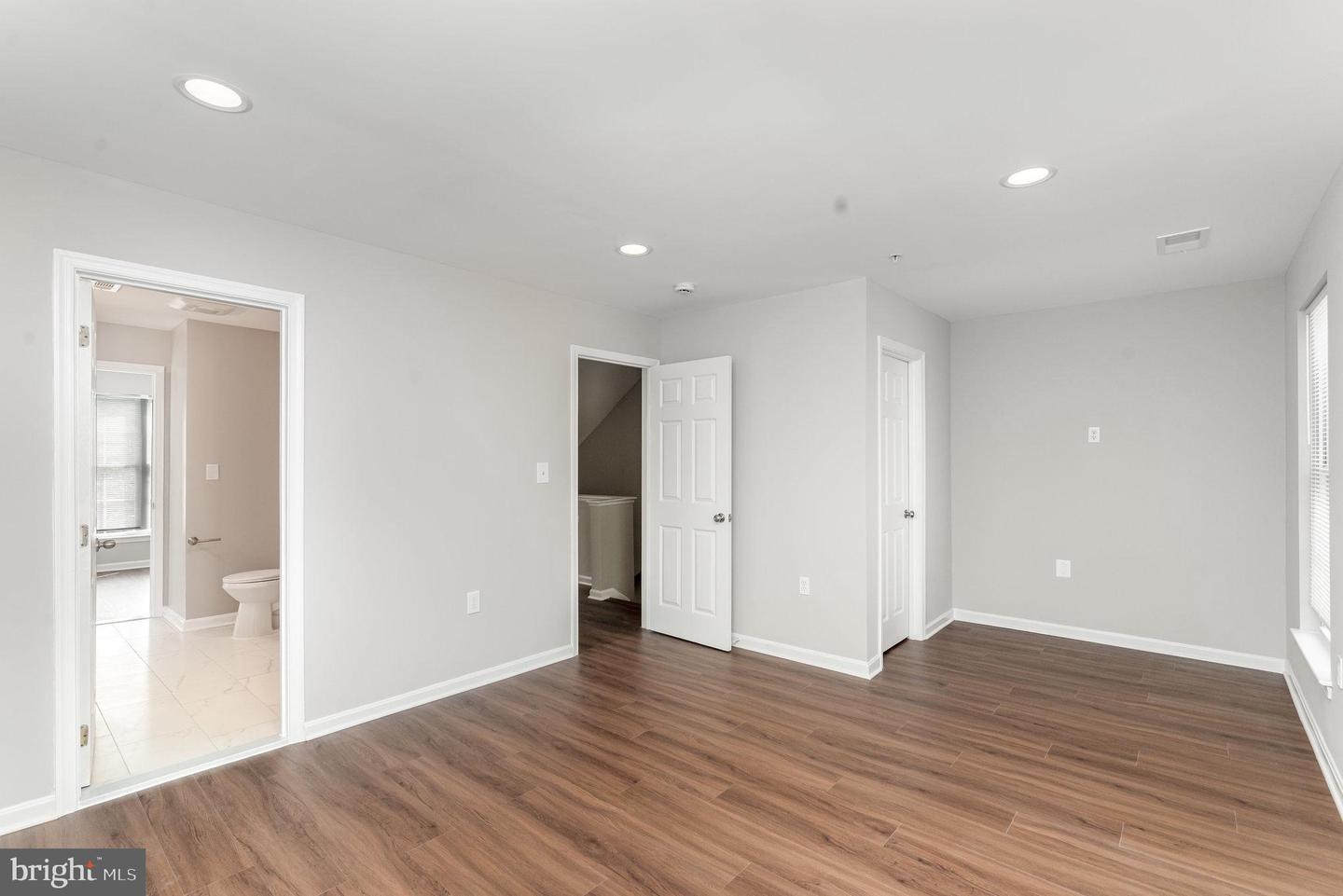 3239 STANTON RD SE, WASHINGTON, District Of Columbia 20020, 5 Bedrooms Bedrooms, 8 Rooms Rooms,2 BathroomsBathrooms,Residential,For sale,3239 STANTON RD SE,DCDC2215244 MLS # DCDC2215244
