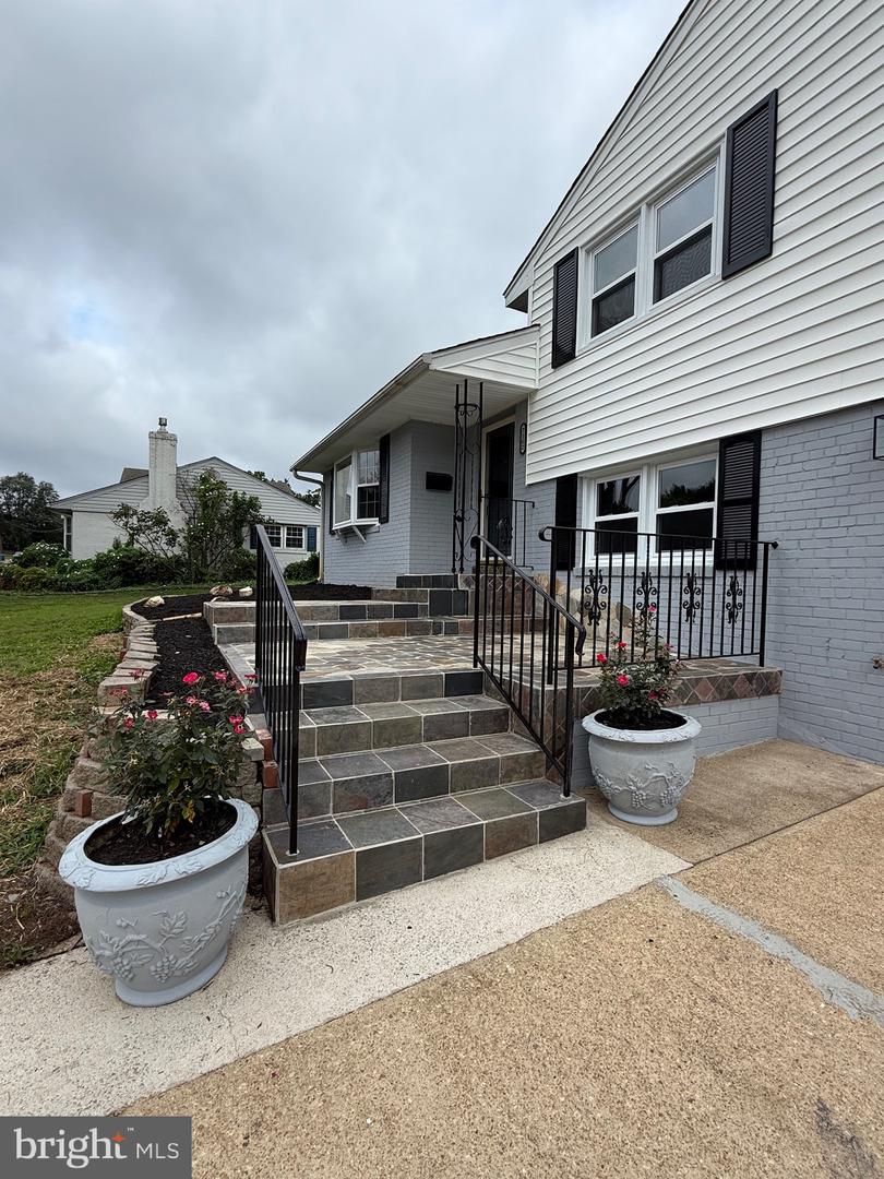 7102 JAYHAWK ST, ANNANDALE, Virginia 22003, 4 Bedrooms Bedrooms, ,2 BathroomsBathrooms,Residential,For sale,7102 JAYHAWK ST,VAFX2261418 MLS # VAFX2261418