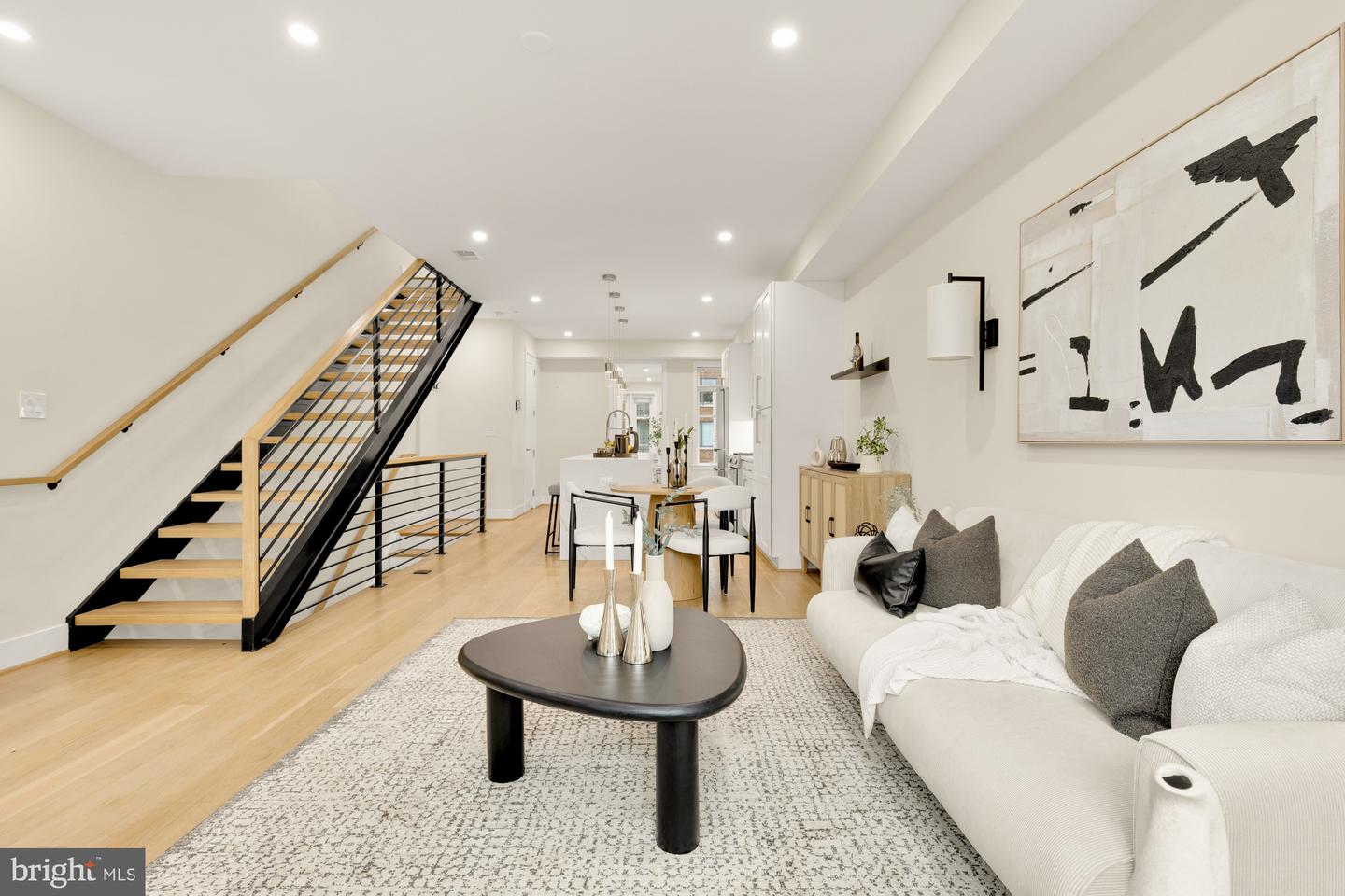 41 Q ST NE #2, WASHINGTON, District Of Columbia 20002, 3 Bedrooms Bedrooms, ,3 BathroomsBathrooms,Residential,For sale,41 Q ST NE #2,DCDC2215312 MLS # DCDC2215312