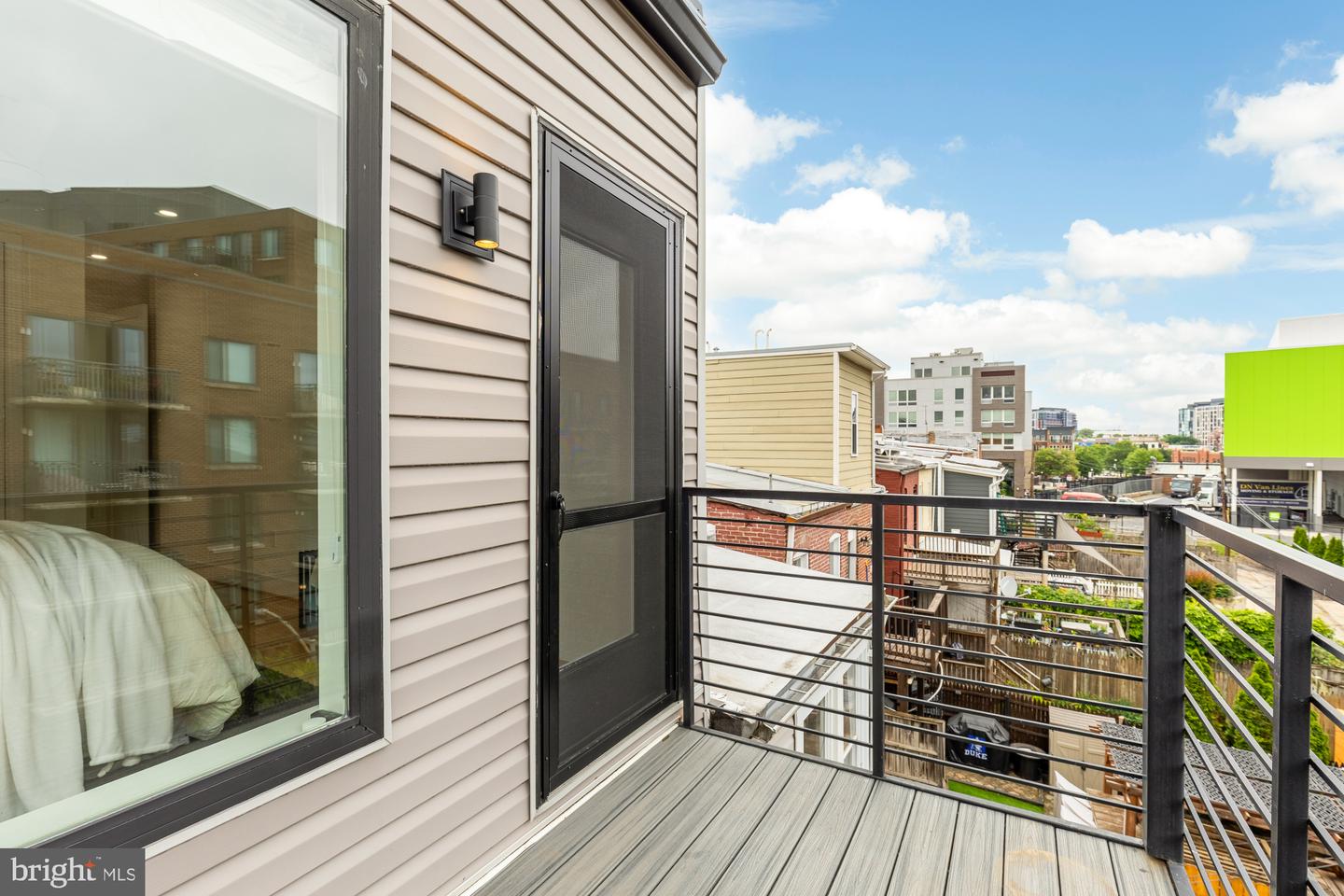 41 Q ST NE #2, WASHINGTON, District Of Columbia 20002, 3 Bedrooms Bedrooms, ,3 BathroomsBathrooms,Residential,For sale,41 Q ST NE #2,DCDC2215312 MLS # DCDC2215312
