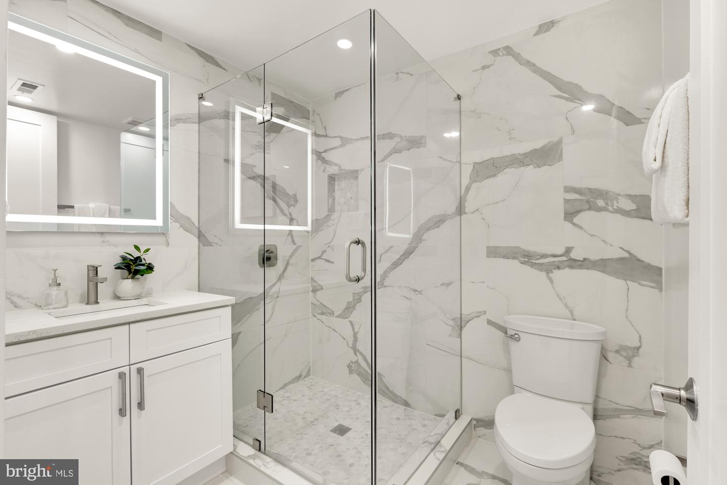 41 Q ST NE #2, WASHINGTON, District Of Columbia 20002, 3 Bedrooms Bedrooms, ,3 BathroomsBathrooms,Residential,For sale,41 Q ST NE #2,DCDC2215312 MLS # DCDC2215312
