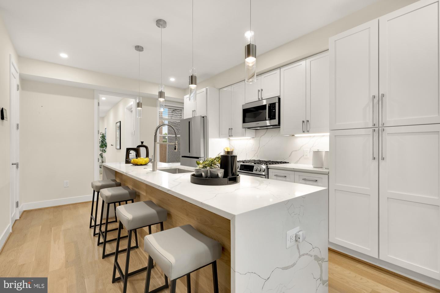 41 Q ST NE #2, WASHINGTON, District Of Columbia 20002, 3 Bedrooms Bedrooms, ,3 BathroomsBathrooms,Residential,For sale,41 Q ST NE #2,DCDC2215312 MLS # DCDC2215312
