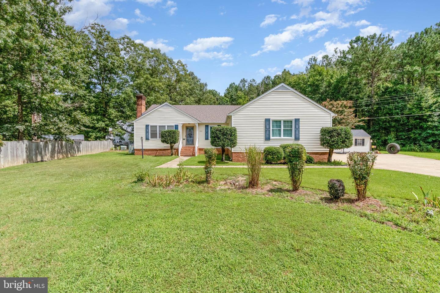 5212 FARMCREST CIR, PRINCE GEORGE, Virginia 23875, 4 Bedrooms Bedrooms, 9 Rooms Rooms,2 BathroomsBathrooms,Residential,For sale,5212 FARMCREST CIR,VAPV2000092 MLS # VAPV2000092