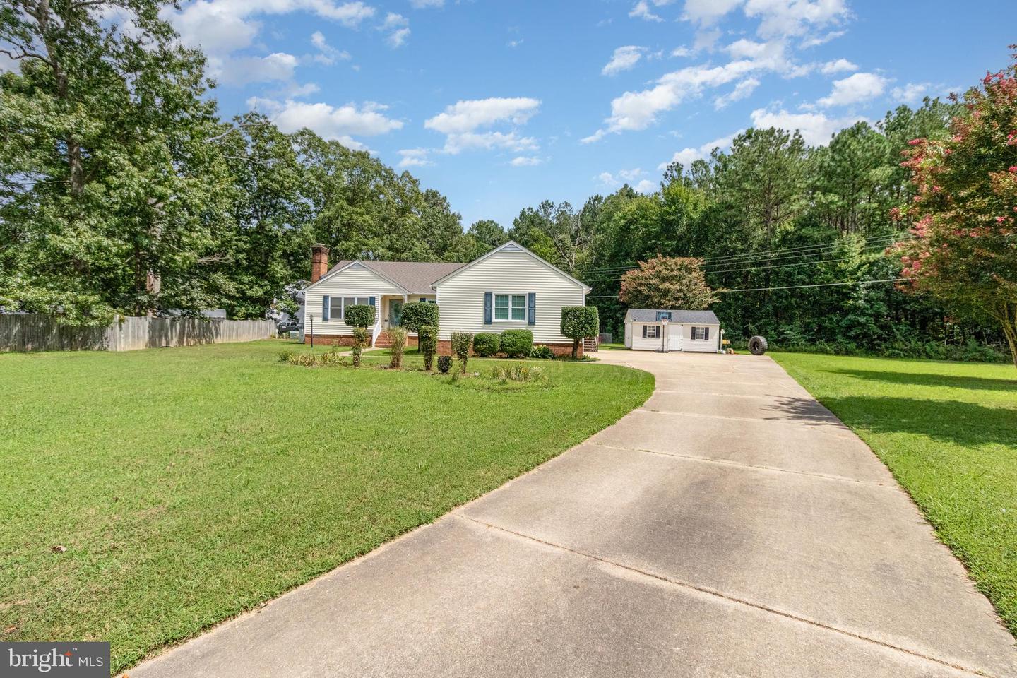 5212 FARMCREST CIR, PRINCE GEORGE, Virginia 23875, 4 Bedrooms Bedrooms, 9 Rooms Rooms,2 BathroomsBathrooms,Residential,For sale,5212 FARMCREST CIR,VAPV2000092 MLS # VAPV2000092