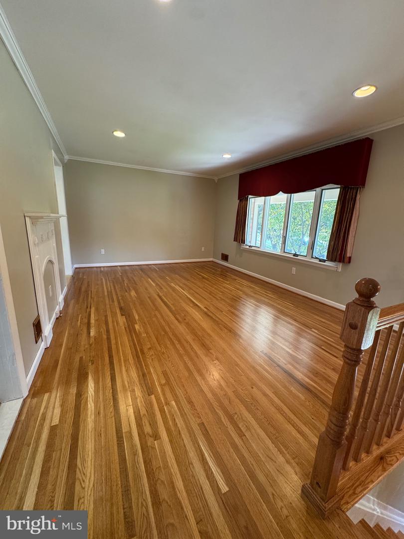 8518 FAIRBURN DR, SPRINGFIELD, Virginia 22152, 4 Bedrooms Bedrooms, ,2 BathroomsBathrooms,Residential,For sale,8518 FAIRBURN DR,VAFX2261512 MLS # VAFX2261512
