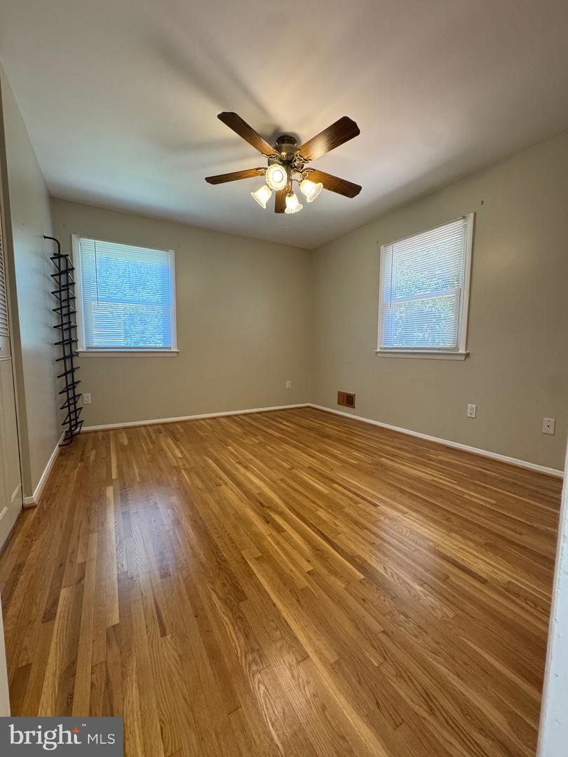 8518 FAIRBURN DR, SPRINGFIELD, Virginia 22152, 4 Bedrooms Bedrooms, ,2 BathroomsBathrooms,Residential,For sale,8518 FAIRBURN DR,VAFX2261512 MLS # VAFX2261512