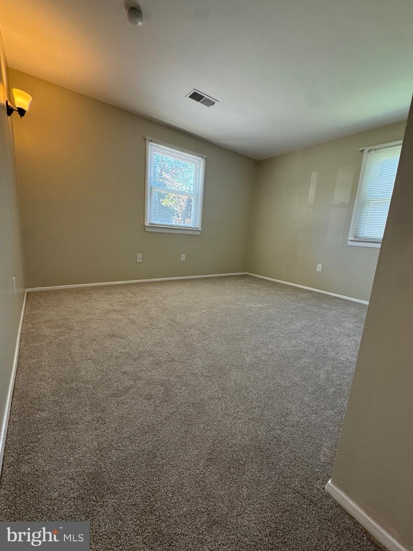 8518 FAIRBURN DR, SPRINGFIELD, Virginia 22152, 4 Bedrooms Bedrooms, ,2 BathroomsBathrooms,Residential,For sale,8518 FAIRBURN DR,VAFX2261512 MLS # VAFX2261512
