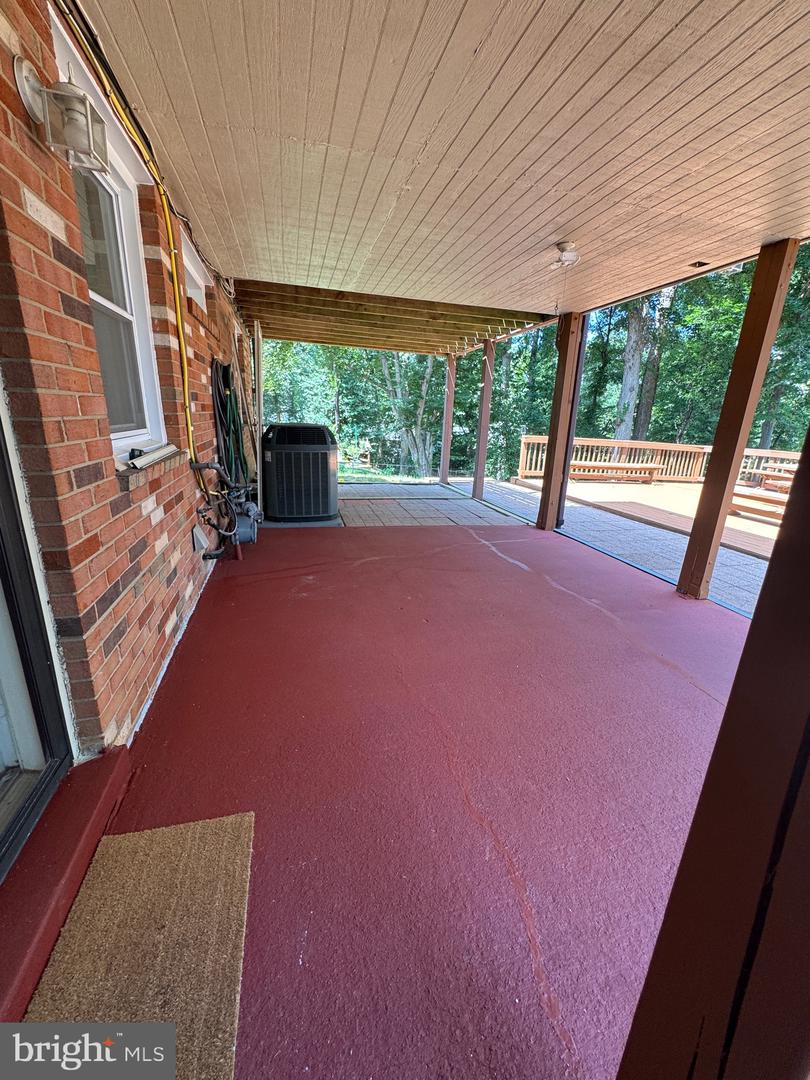 8518 FAIRBURN DR, SPRINGFIELD, Virginia 22152, 4 Bedrooms Bedrooms, ,2 BathroomsBathrooms,Residential,For sale,8518 FAIRBURN DR,VAFX2261512 MLS # VAFX2261512