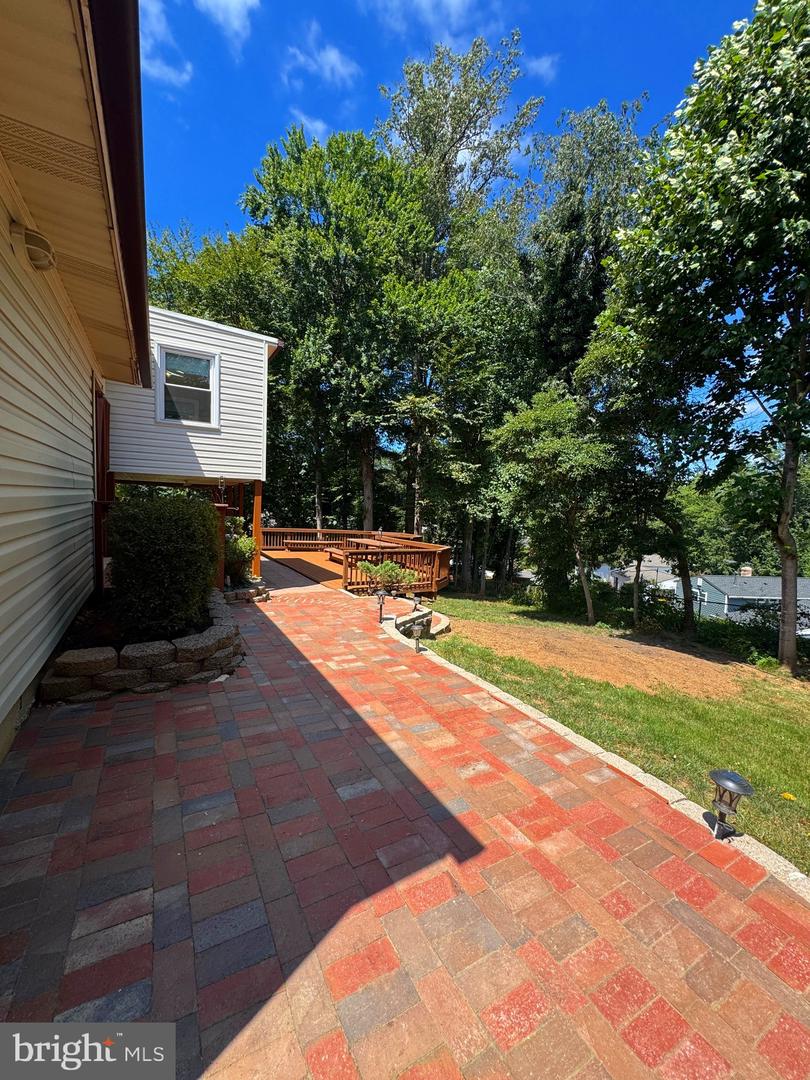 8518 FAIRBURN DR, SPRINGFIELD, Virginia 22152, 4 Bedrooms Bedrooms, ,2 BathroomsBathrooms,Residential,For sale,8518 FAIRBURN DR,VAFX2261512 MLS # VAFX2261512
