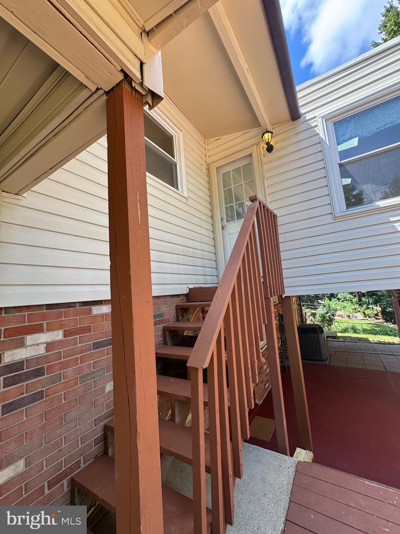 8518 FAIRBURN DR, SPRINGFIELD, Virginia 22152, 4 Bedrooms Bedrooms, ,2 BathroomsBathrooms,Residential,For sale,8518 FAIRBURN DR,VAFX2261512 MLS # VAFX2261512