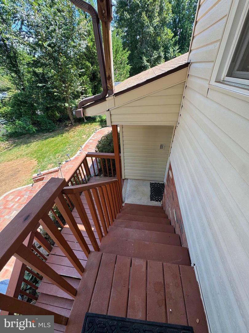 8518 FAIRBURN DR, SPRINGFIELD, Virginia 22152, 4 Bedrooms Bedrooms, ,2 BathroomsBathrooms,Residential,For sale,8518 FAIRBURN DR,VAFX2261512 MLS # VAFX2261512