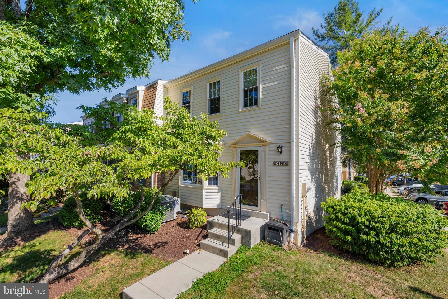 9175 BROKEN OAK PL #39B, BURKE, Virginia 22015, 3 Bedrooms Bedrooms, ,2 BathroomsBathrooms,Residential,For sale,9175 BROKEN OAK PL #39B,VAFX2261516 MLS # VAFX2261516