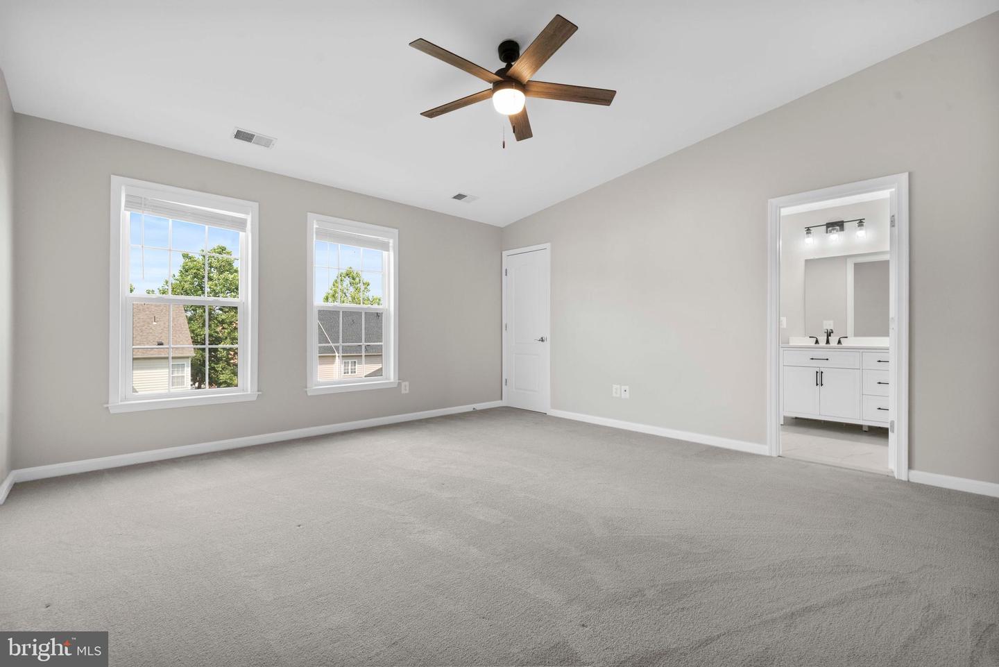41872 DIABASE SQ, ALDIE, Virginia 20105, 3 Bedrooms Bedrooms, ,3 BathroomsBathrooms,Residential,For sale,41872 DIABASE SQ,VALO2104630 MLS # VALO2104630