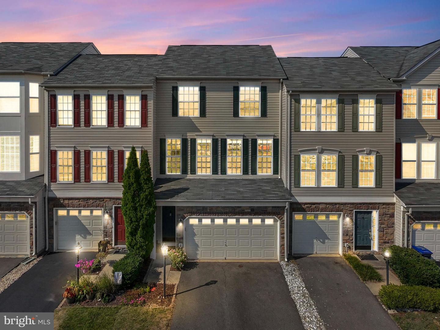 41872 DIABASE SQ, ALDIE, Virginia 20105, 3 Bedrooms Bedrooms, ,3 BathroomsBathrooms,Residential,For sale,41872 DIABASE SQ,VALO2104630 MLS # VALO2104630