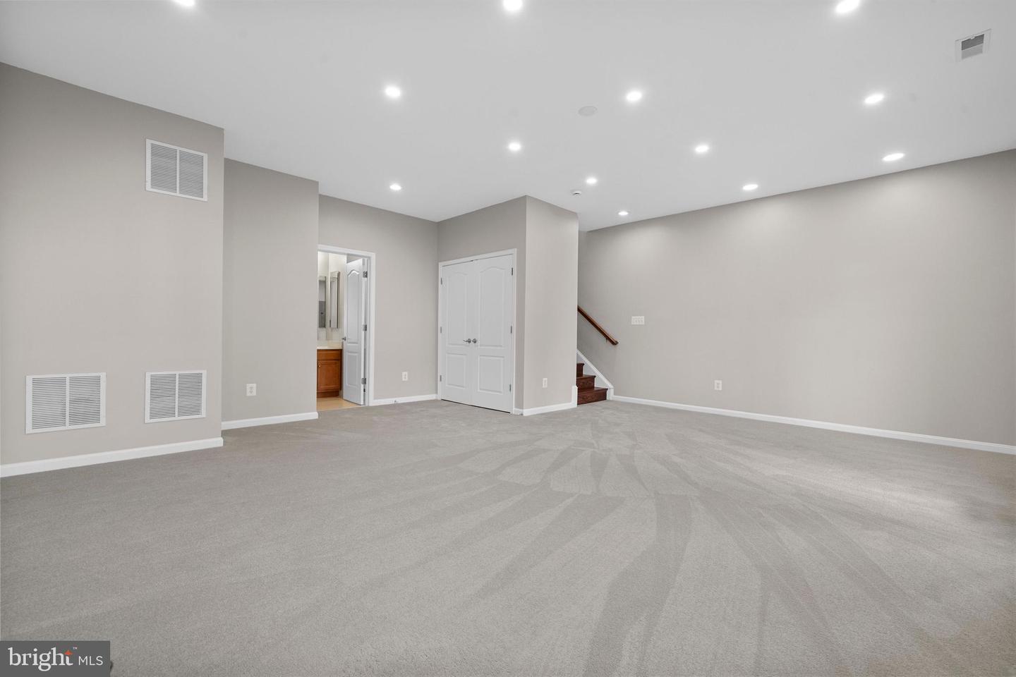 41872 DIABASE SQ, ALDIE, Virginia 20105, 3 Bedrooms Bedrooms, ,3 BathroomsBathrooms,Residential,For sale,41872 DIABASE SQ,VALO2104630 MLS # VALO2104630