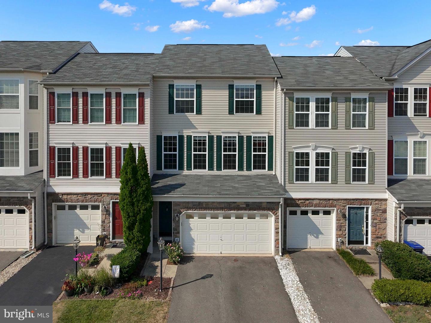 41872 DIABASE SQ, ALDIE, Virginia 20105, 3 Bedrooms Bedrooms, ,3 BathroomsBathrooms,Residential,For sale,41872 DIABASE SQ,VALO2104630 MLS # VALO2104630