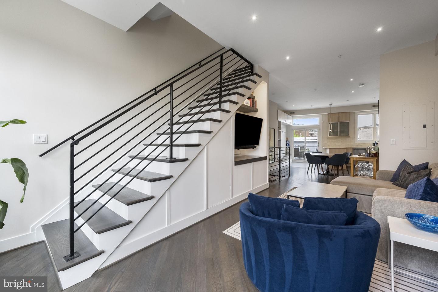 501 RHODE ISLAND AVE NW #2, WASHINGTON, District Of Columbia 20001, 2 Bedrooms Bedrooms, ,2 BathroomsBathrooms,Residential,For sale,501 RHODE ISLAND AVE NW #2,DCDC2215334 MLS # DCDC2215334