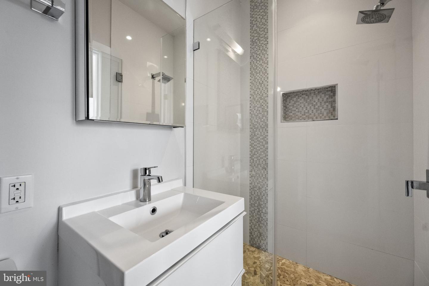 501 RHODE ISLAND AVE NW #2, WASHINGTON, District Of Columbia 20001, 2 Bedrooms Bedrooms, ,2 BathroomsBathrooms,Residential,For sale,501 RHODE ISLAND AVE NW #2,DCDC2215334 MLS # DCDC2215334