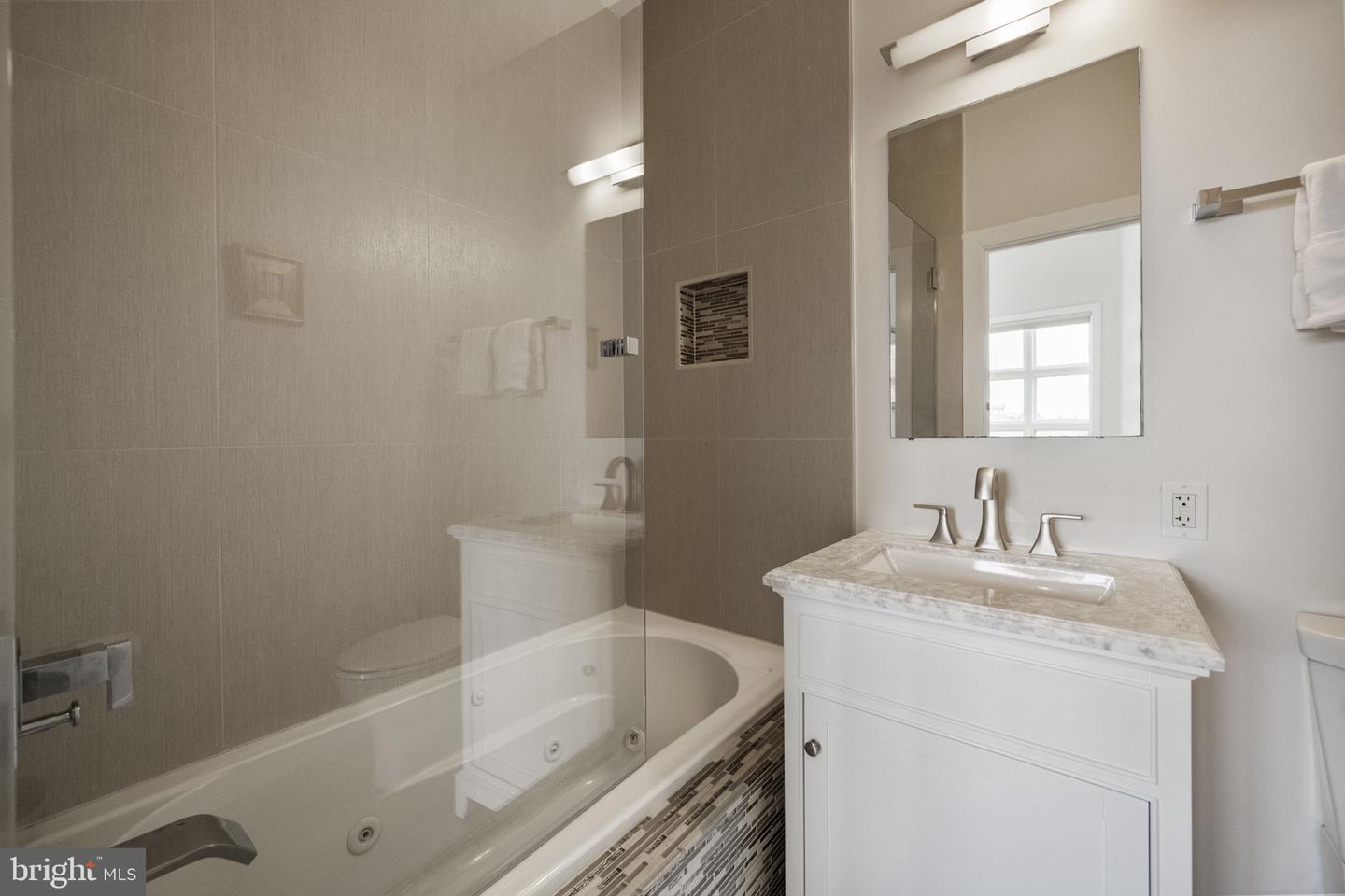 501 RHODE ISLAND AVE NW #2, WASHINGTON, District Of Columbia 20001, 2 Bedrooms Bedrooms, ,2 BathroomsBathrooms,Residential,For sale,501 RHODE ISLAND AVE NW #2,DCDC2215334 MLS # DCDC2215334