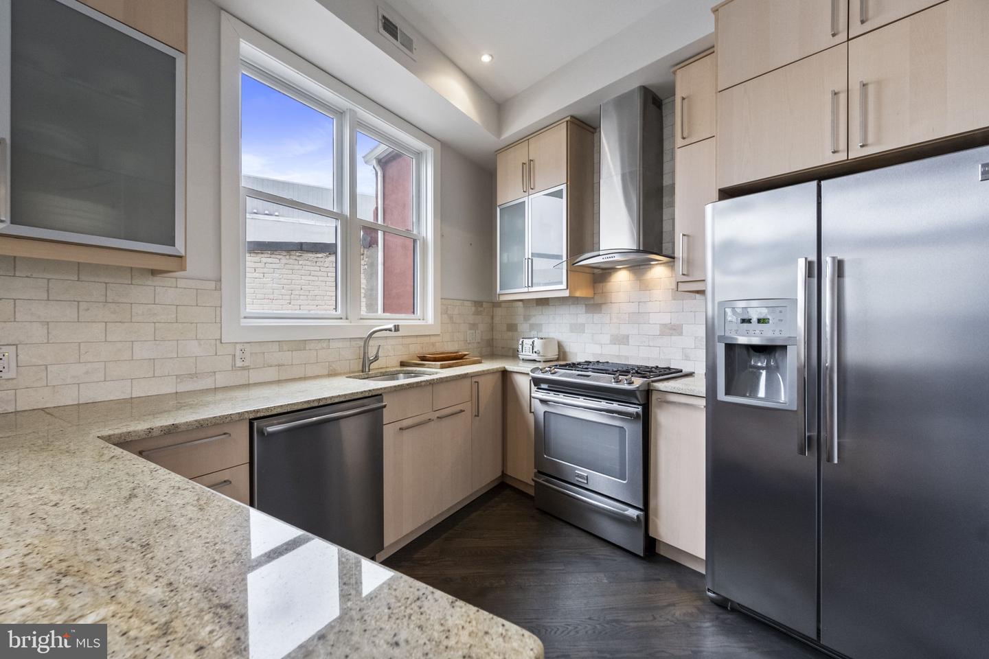 501 RHODE ISLAND AVE NW #2, WASHINGTON, District Of Columbia 20001, 2 Bedrooms Bedrooms, ,2 BathroomsBathrooms,Residential,For sale,501 RHODE ISLAND AVE NW #2,DCDC2215334 MLS # DCDC2215334