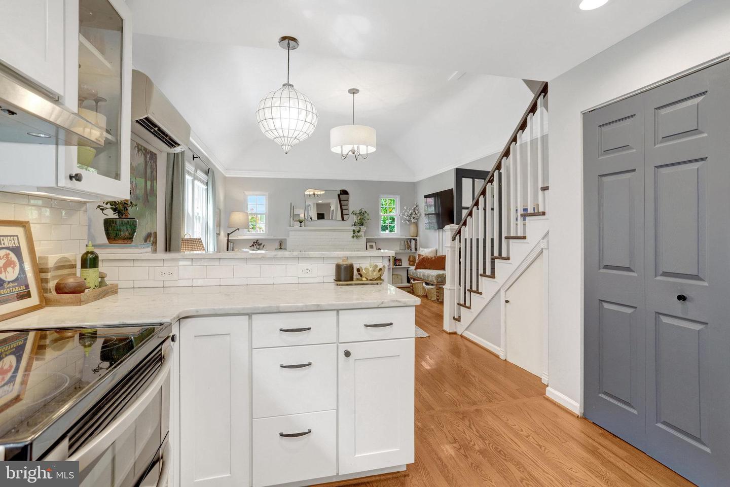 507 S WAKEFIELD ST, ARLINGTON, Virginia 22204, 3 Bedrooms Bedrooms, 5 Rooms Rooms,1 BathroomBathrooms,Residential,For sale,507 S WAKEFIELD ST,VAAR2062344 MLS # VAAR2062344