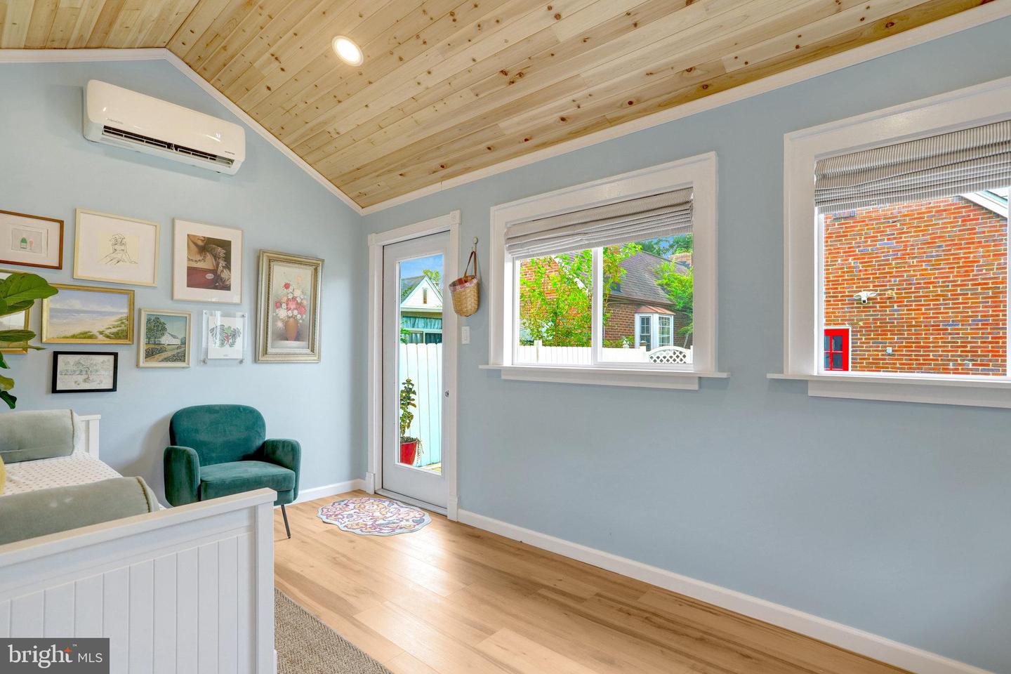 507 S WAKEFIELD ST, ARLINGTON, Virginia 22204, 3 Bedrooms Bedrooms, 5 Rooms Rooms,1 BathroomBathrooms,Residential,For sale,507 S WAKEFIELD ST,VAAR2062344 MLS # VAAR2062344