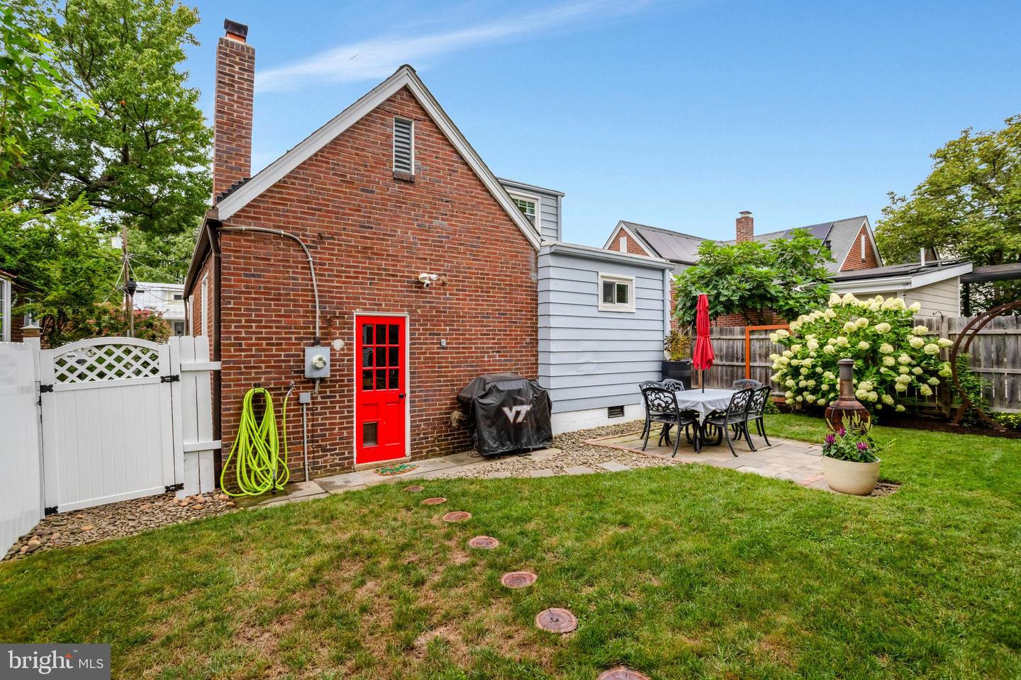 507 S WAKEFIELD ST, ARLINGTON, Virginia 22204, 3 Bedrooms Bedrooms, 5 Rooms Rooms,1 BathroomBathrooms,Residential,For sale,507 S WAKEFIELD ST,VAAR2062344 MLS # VAAR2062344