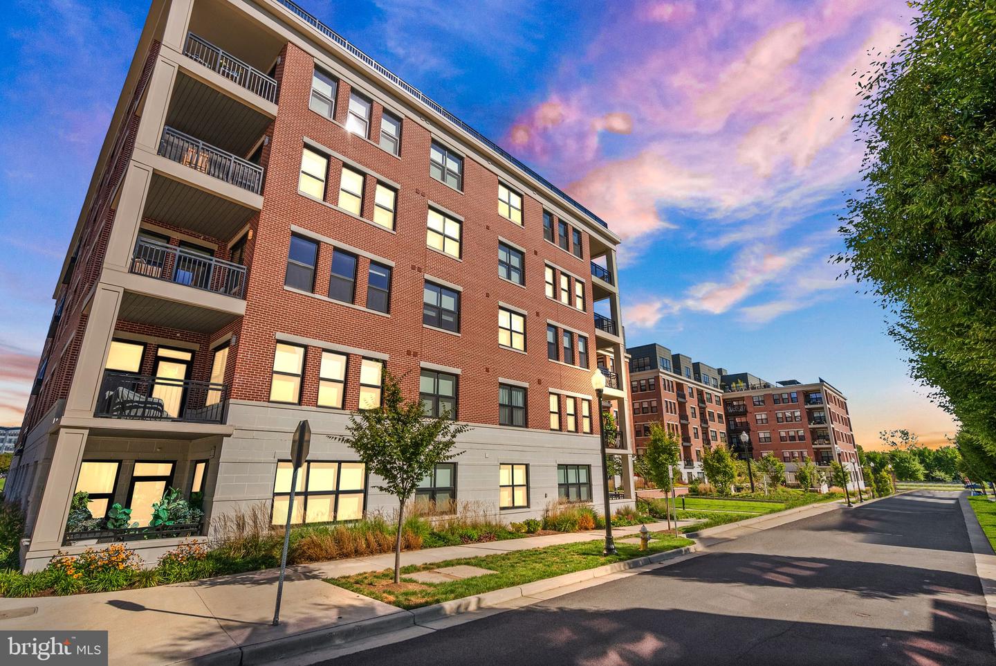 701 SWANN AVE #103, ALEXANDRIA, Virginia 22301, 2 Bedrooms Bedrooms, ,2 BathroomsBathrooms,Residential,For sale,701 SWANN AVE #103,VAAX2048654 MLS # VAAX2048654