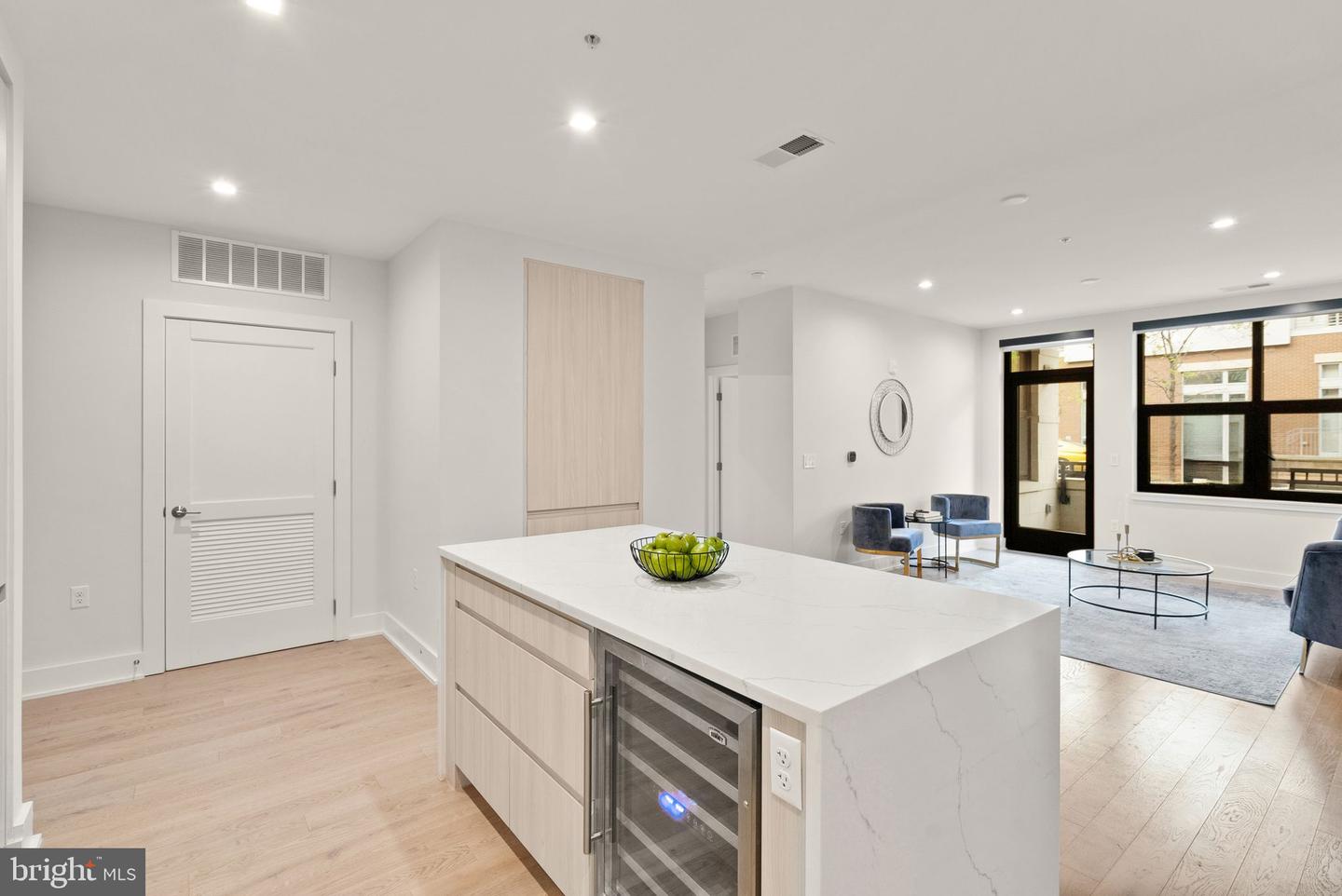 701 SWANN AVE #103, ALEXANDRIA, Virginia 22301, 2 Bedrooms Bedrooms, ,2 BathroomsBathrooms,Residential,For sale,701 SWANN AVE #103,VAAX2048654 MLS # VAAX2048654
