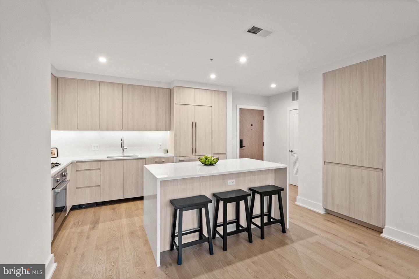 701 SWANN AVE #103, ALEXANDRIA, Virginia 22301, 2 Bedrooms Bedrooms, ,2 BathroomsBathrooms,Residential,For sale,701 SWANN AVE #103,VAAX2048654 MLS # VAAX2048654
