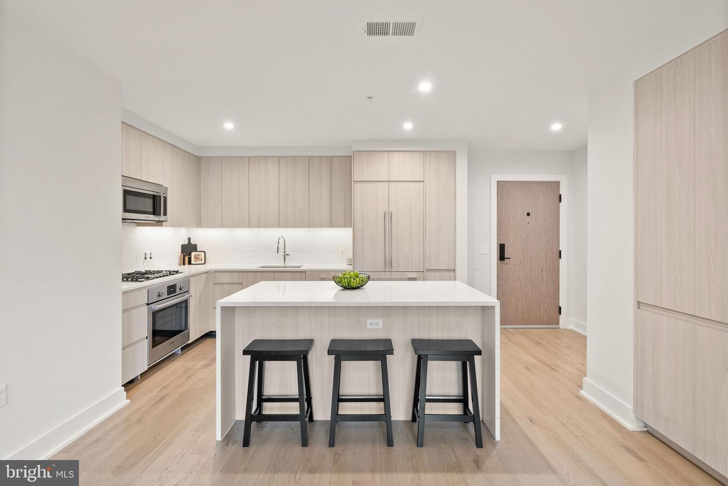 701 SWANN AVE #103, ALEXANDRIA, Virginia 22301, 2 Bedrooms Bedrooms, ,2 BathroomsBathrooms,Residential,For sale,701 SWANN AVE #103,VAAX2048654 MLS # VAAX2048654