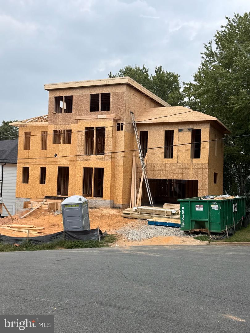 505 ADELMAN CIR SW, VIENNA, Virginia 22180, 7 Bedrooms Bedrooms, ,7 BathroomsBathrooms,Residential,For sale,505 ADELMAN CIR SW,VAFX2261558 MLS # VAFX2261558