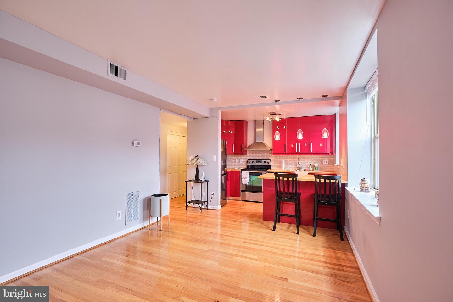 1920 S ST NW #303, WASHINGTON, District Of Columbia 20009, ,1 BathroomBathrooms,Residential,For sale,1920 S ST NW #303,DCDC2215440 MLS # DCDC2215440