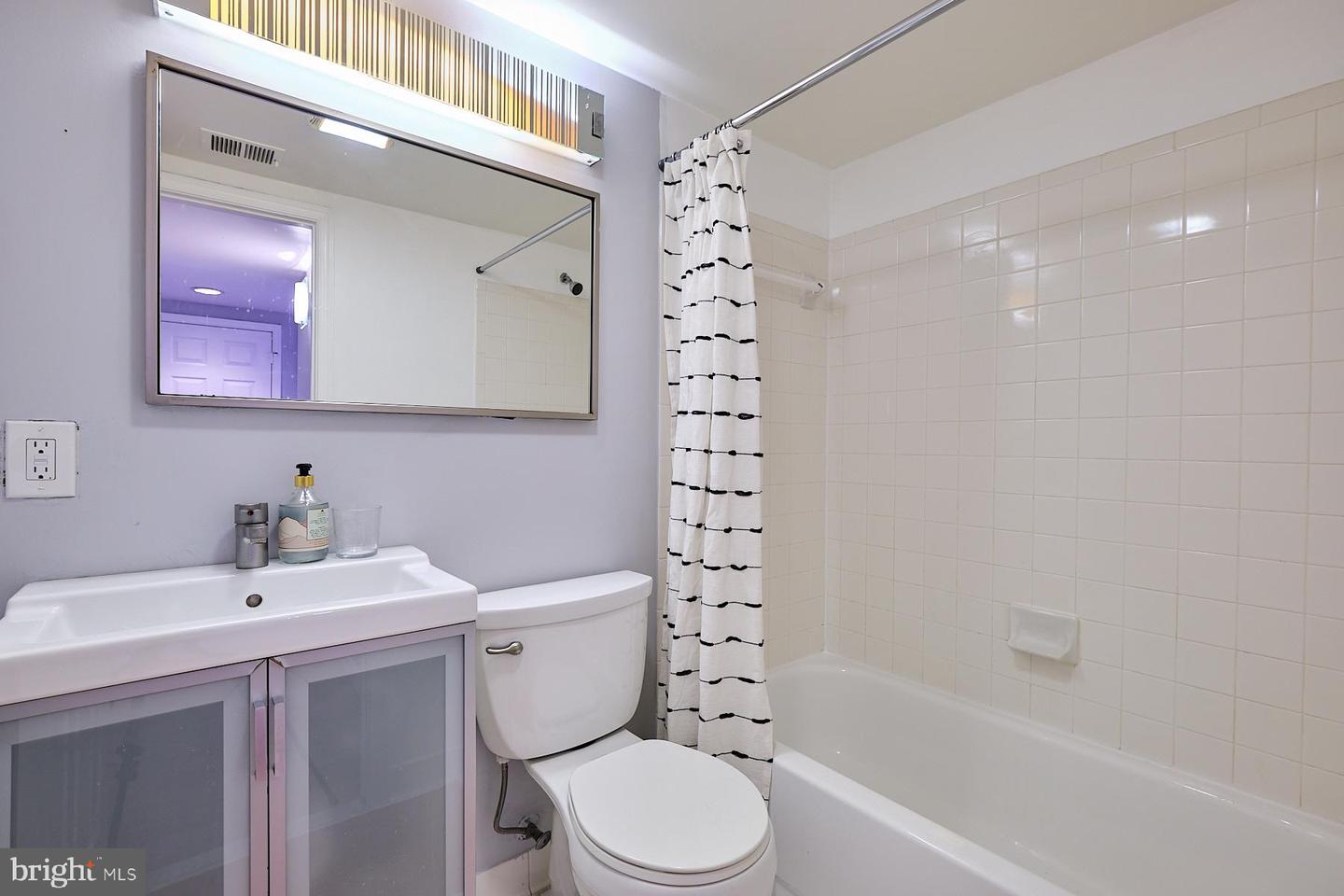 1920 S ST NW #303, WASHINGTON, District Of Columbia 20009, ,1 BathroomBathrooms,Residential,For sale,1920 S ST NW #303,DCDC2215440 MLS # DCDC2215440