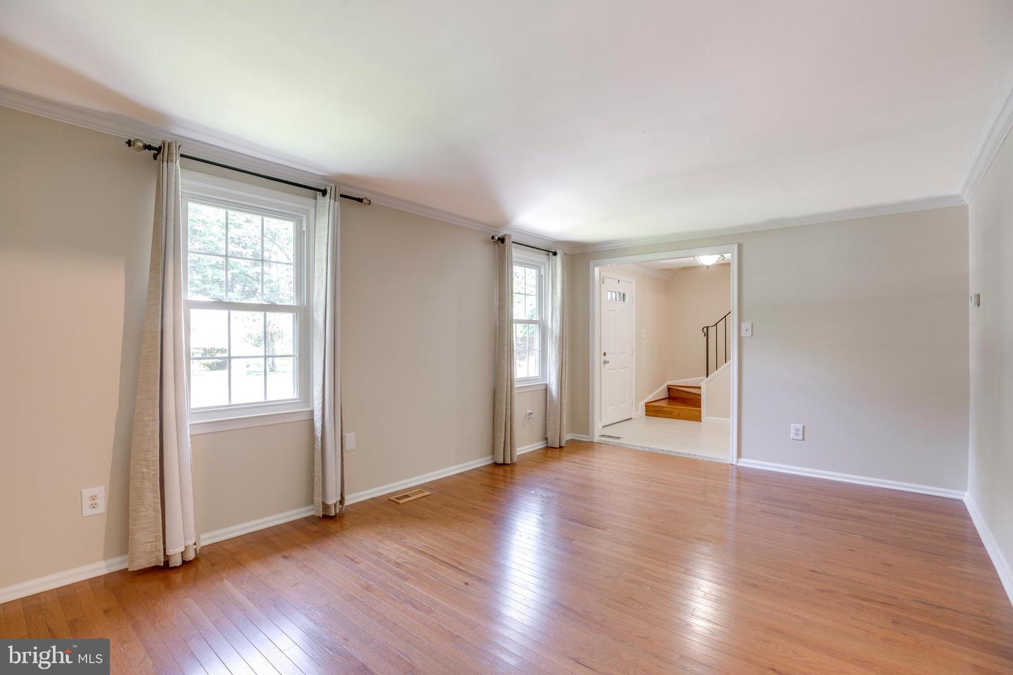 5039 KENERSON DR, FAIRFAX, Virginia 22032, 3 Bedrooms Bedrooms, ,3 BathroomsBathrooms,Residential,For sale,5039 KENERSON DR,VAFX2245082 MLS # VAFX2245082