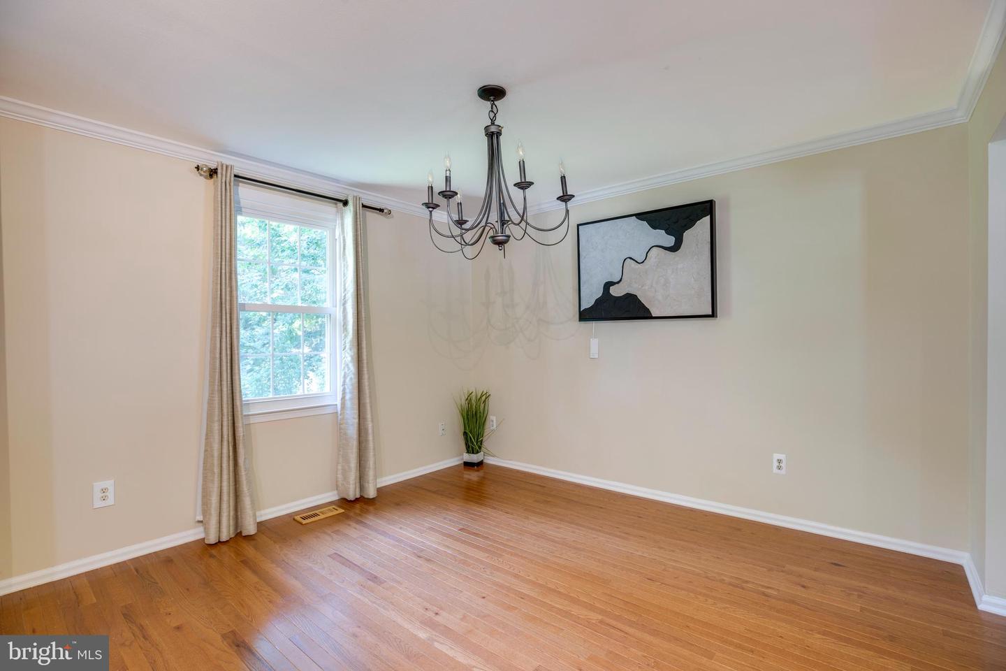5039 KENERSON DR, FAIRFAX, Virginia 22032, 3 Bedrooms Bedrooms, ,3 BathroomsBathrooms,Residential,For sale,5039 KENERSON DR,VAFX2245082 MLS # VAFX2245082