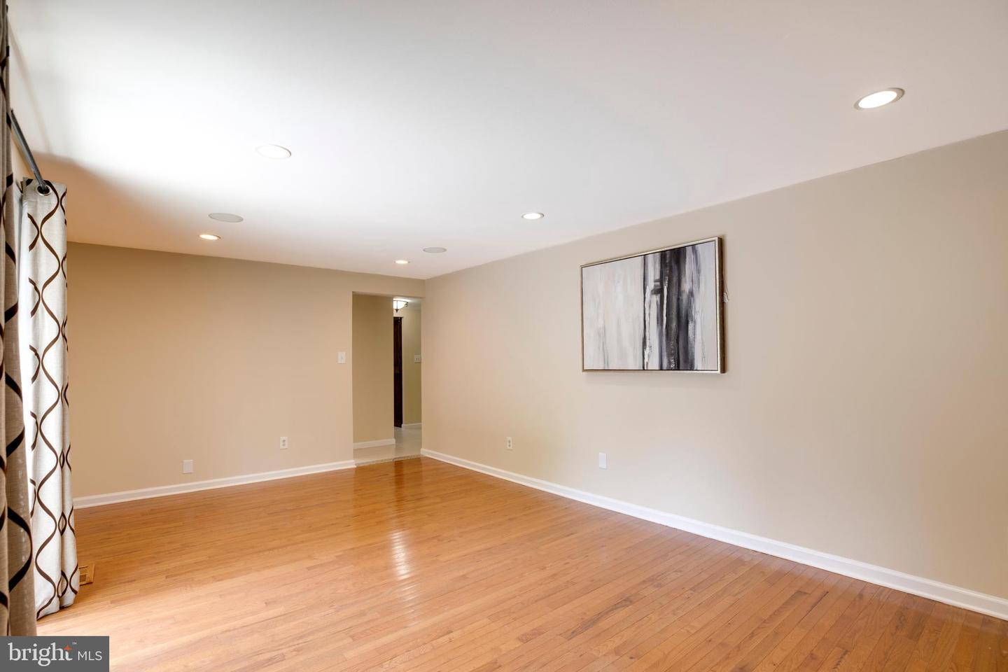 5039 KENERSON DR, FAIRFAX, Virginia 22032, 3 Bedrooms Bedrooms, ,3 BathroomsBathrooms,Residential,For sale,5039 KENERSON DR,VAFX2245082 MLS # VAFX2245082