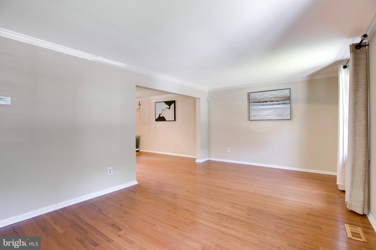5039 KENERSON DR, FAIRFAX, Virginia 22032, 3 Bedrooms Bedrooms, ,3 BathroomsBathrooms,Residential,For sale,5039 KENERSON DR,VAFX2245082 MLS # VAFX2245082