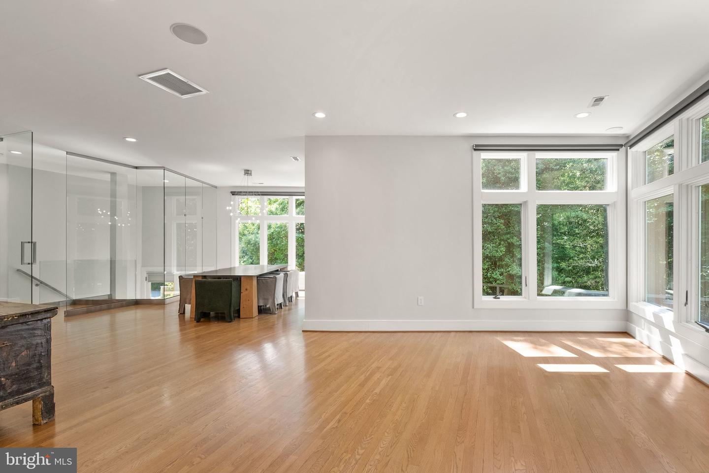 3100 N MONROE ST, ARLINGTON, Virginia 22207, 6 Bedrooms Bedrooms, ,4 BathroomsBathrooms,Residential,For sale,3100 N MONROE ST,VAAR2059308 MLS # VAAR2059308