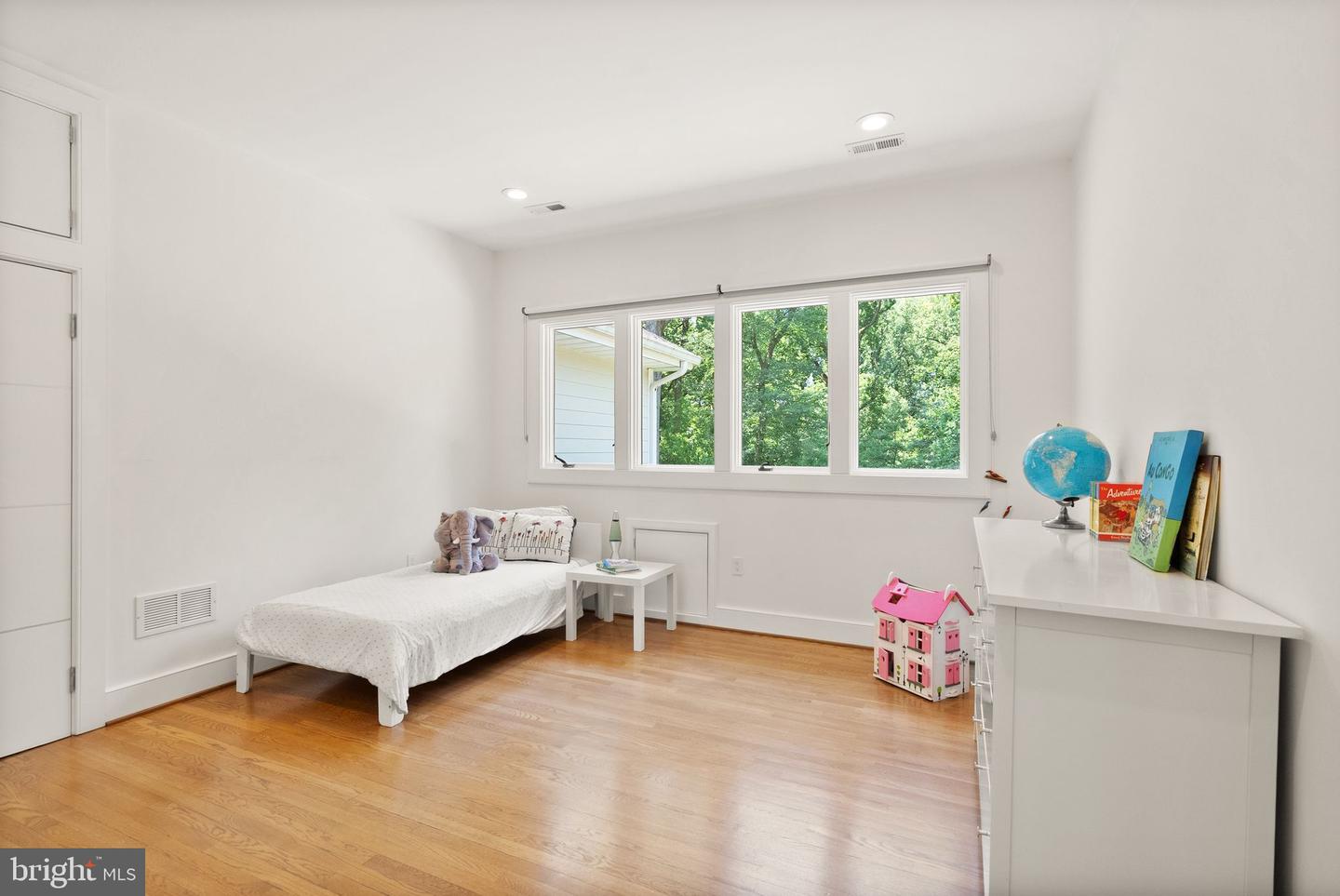 3100 N MONROE ST, ARLINGTON, Virginia 22207, 6 Bedrooms Bedrooms, ,4 BathroomsBathrooms,Residential,For sale,3100 N MONROE ST,VAAR2059308 MLS # VAAR2059308