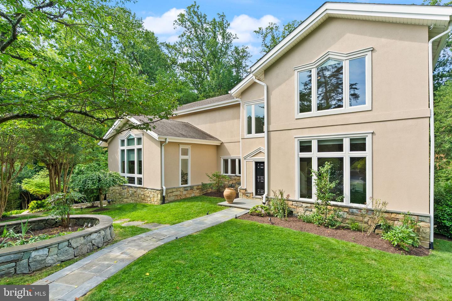 3100 N MONROE ST, ARLINGTON, Virginia 22207, 6 Bedrooms Bedrooms, ,4 BathroomsBathrooms,Residential,For sale,3100 N MONROE ST,VAAR2059308 MLS # VAAR2059308